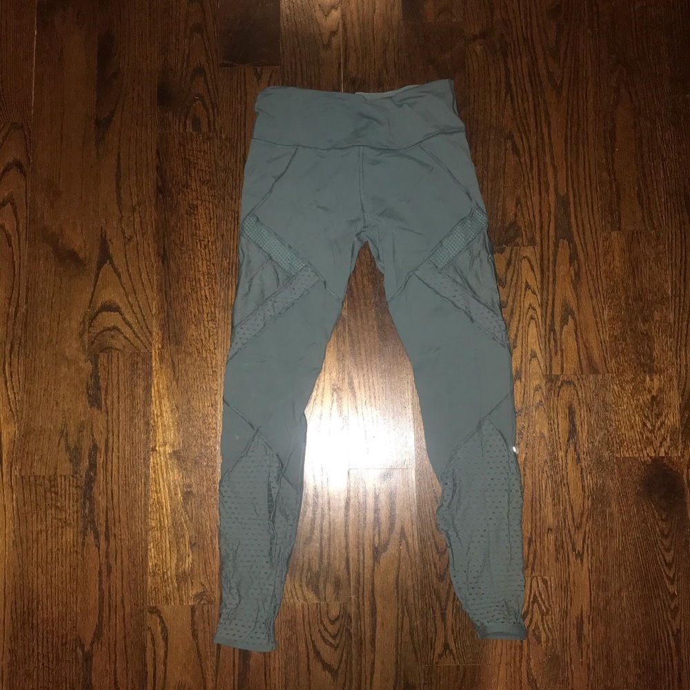 Lorna Jane Olive with Mesh Design Leggings